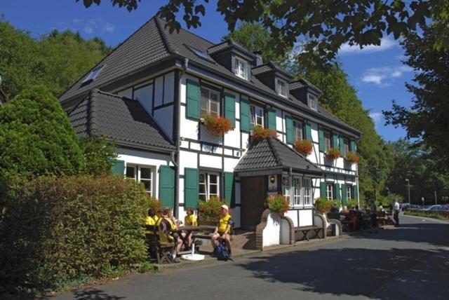 Wisskirchen Hotel & Restaurant Odenthal Eksteriør bilde