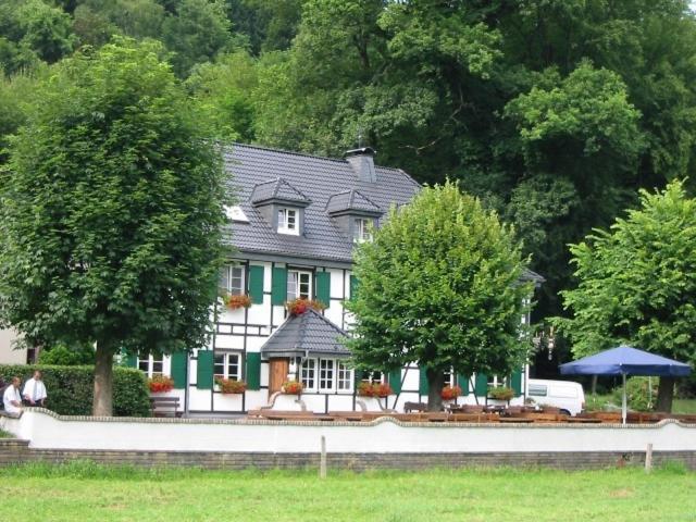 Wisskirchen Hotel & Restaurant Odenthal Eksteriør bilde